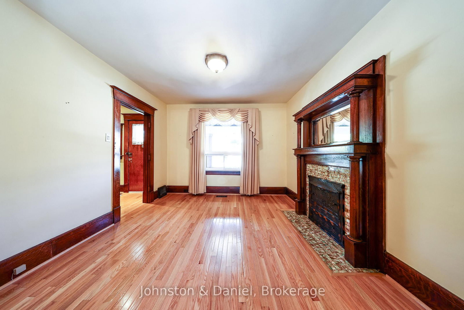 553 Runnymede Road • Toronto, ON photo 4