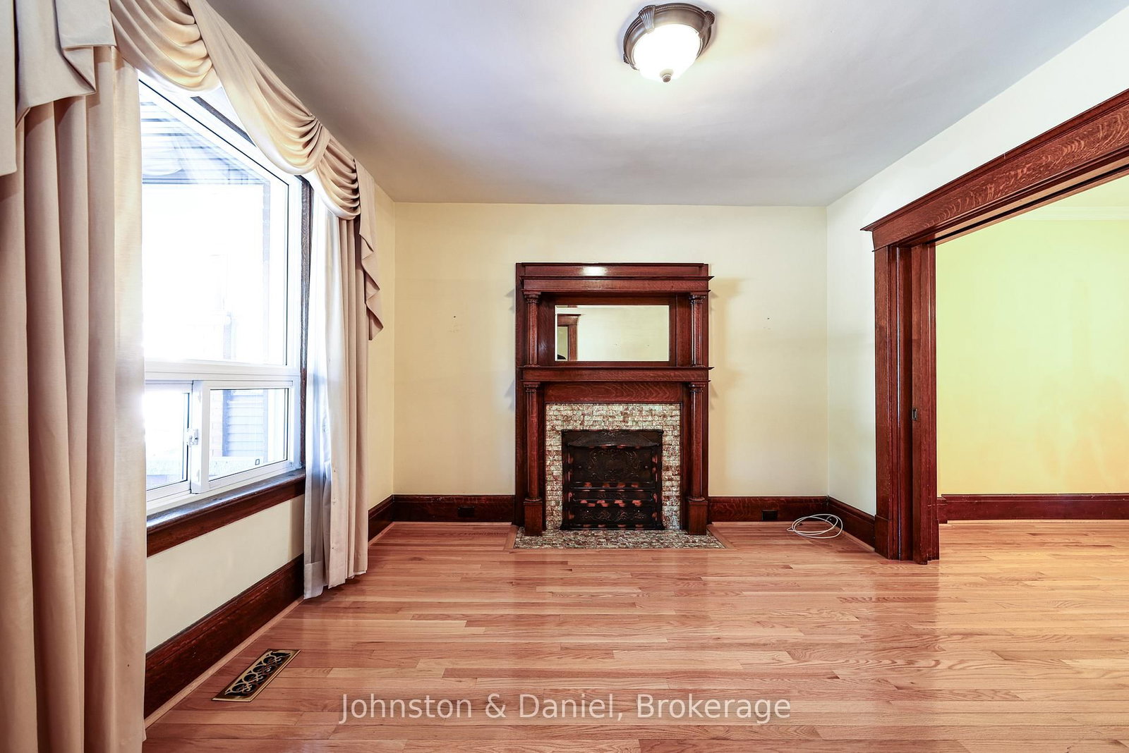 553 Runnymede Road • Toronto, ON photo 5