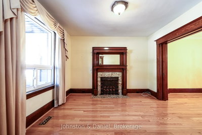 553 Runnymede Road • Toronto, ON photo 5