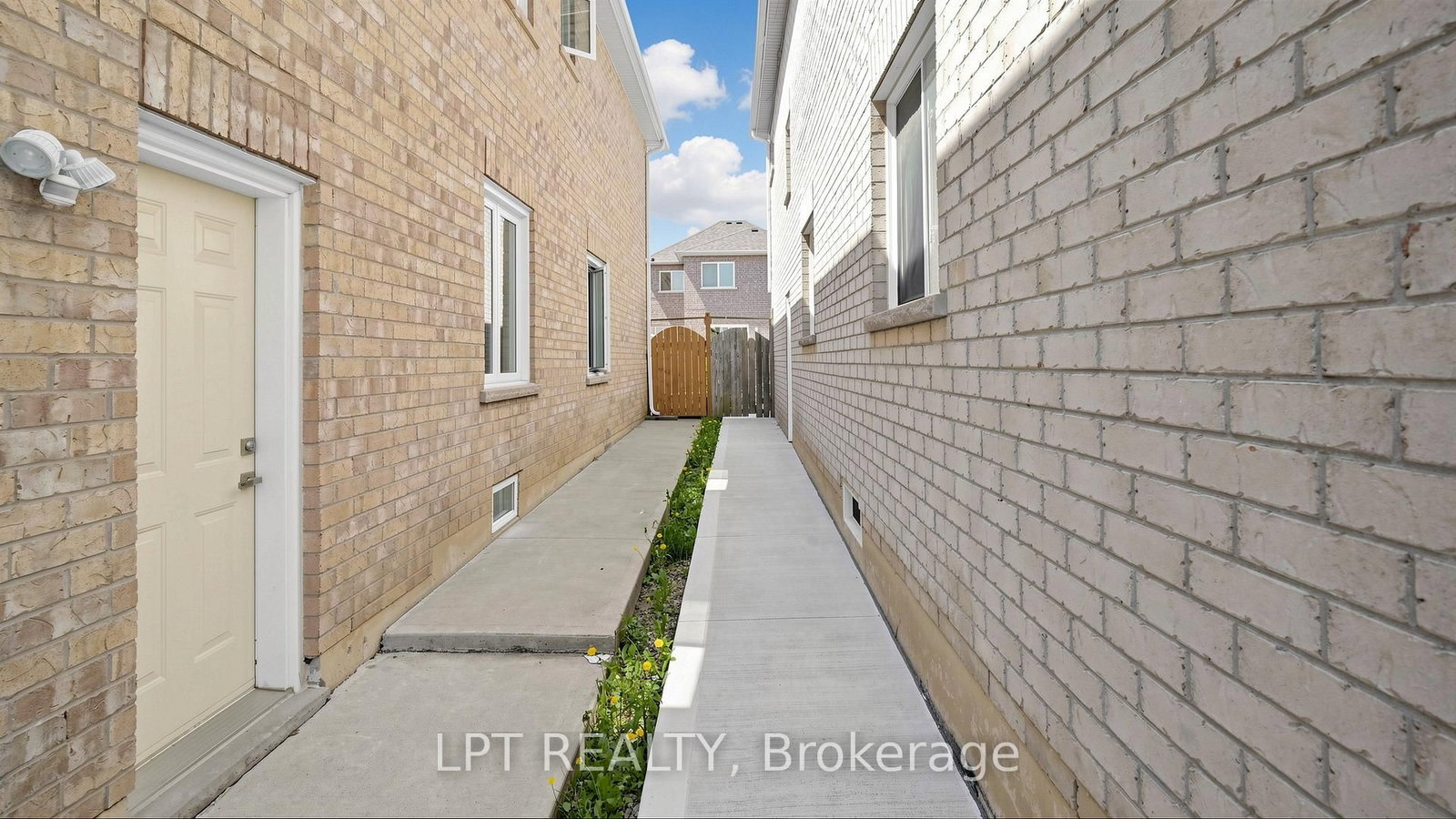 30 RANCHERO Drive • Brampton, ON photo 12