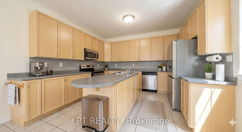 30 Ranchero Brampton,ON L7A 3C6 — Photo 5