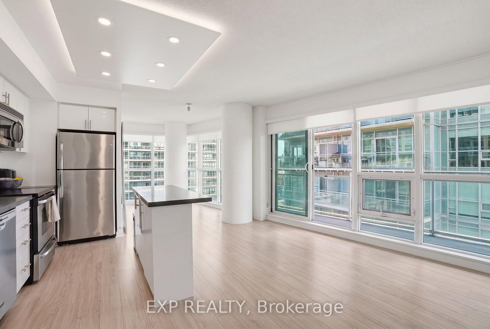 155 Legion Road N • #813 • Toronto, ON photo 10