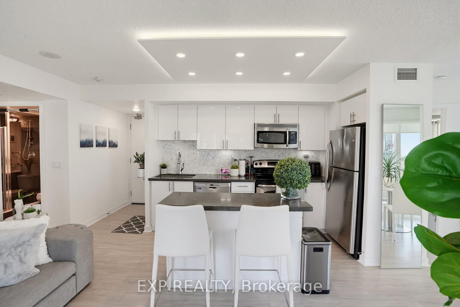 155 Legion Road N • #813 • Toronto, ON photo 12