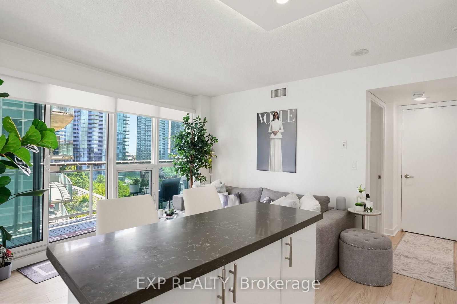 155 Legion Road N • #813 • Toronto, ON photo 16