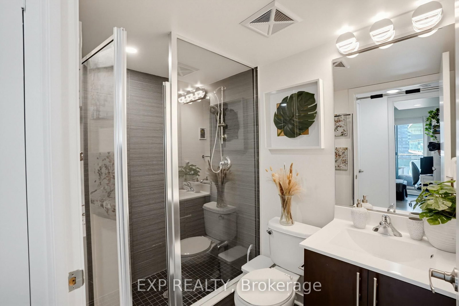 155 Legion Road N • #813 • Toronto, ON photo 25