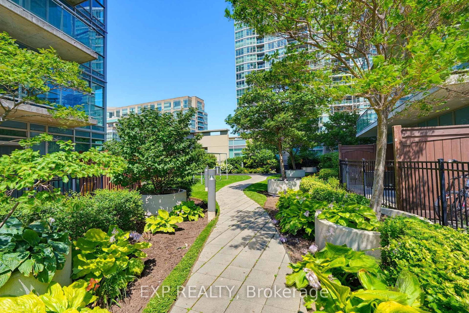155 Legion Road N • #813 • Toronto, ON photo 35
