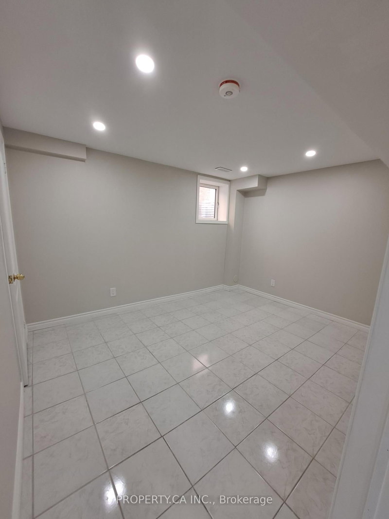 Bsmt - 135 Sunny Meadow Boulevard