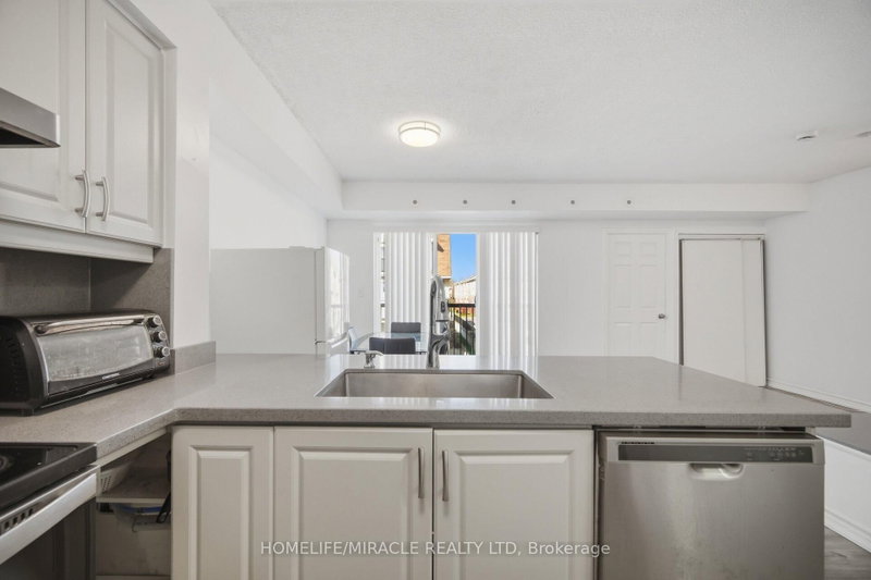 2002 - 3049 Finch Avenue W
