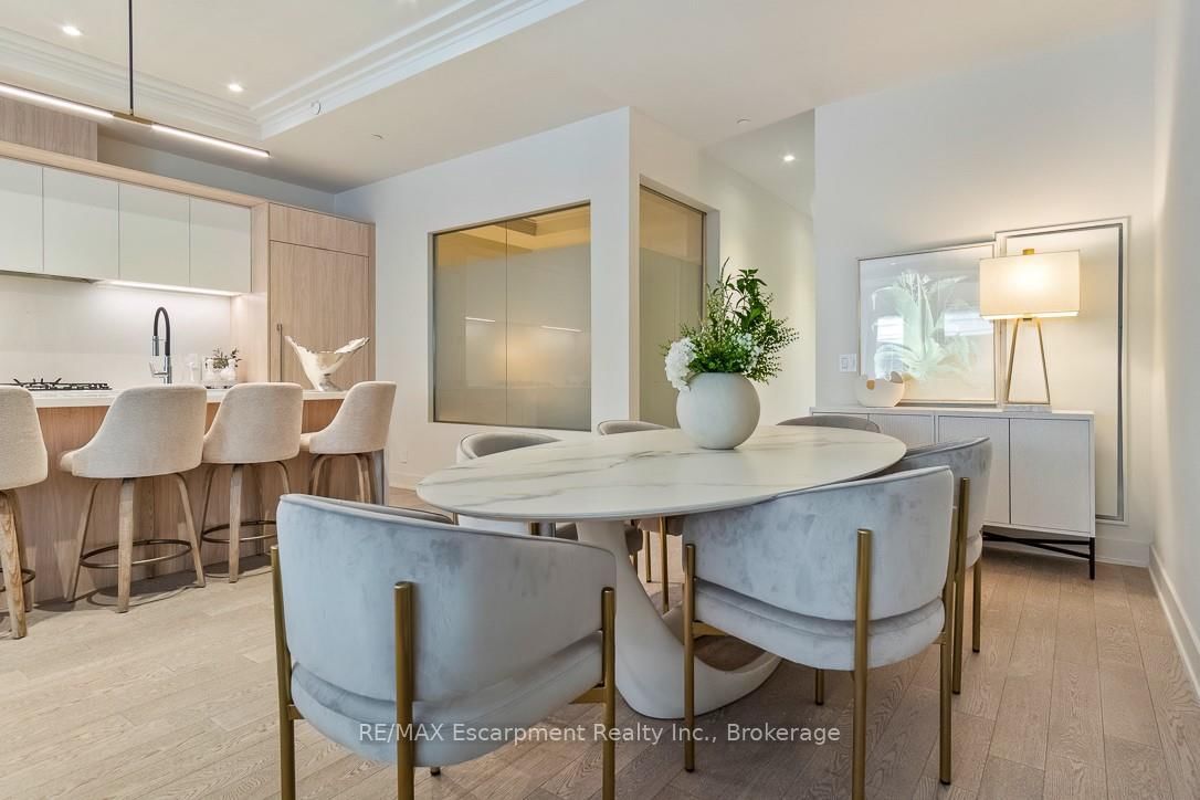 123 Maurice Drive • #105 • Oakville, ON photo 10