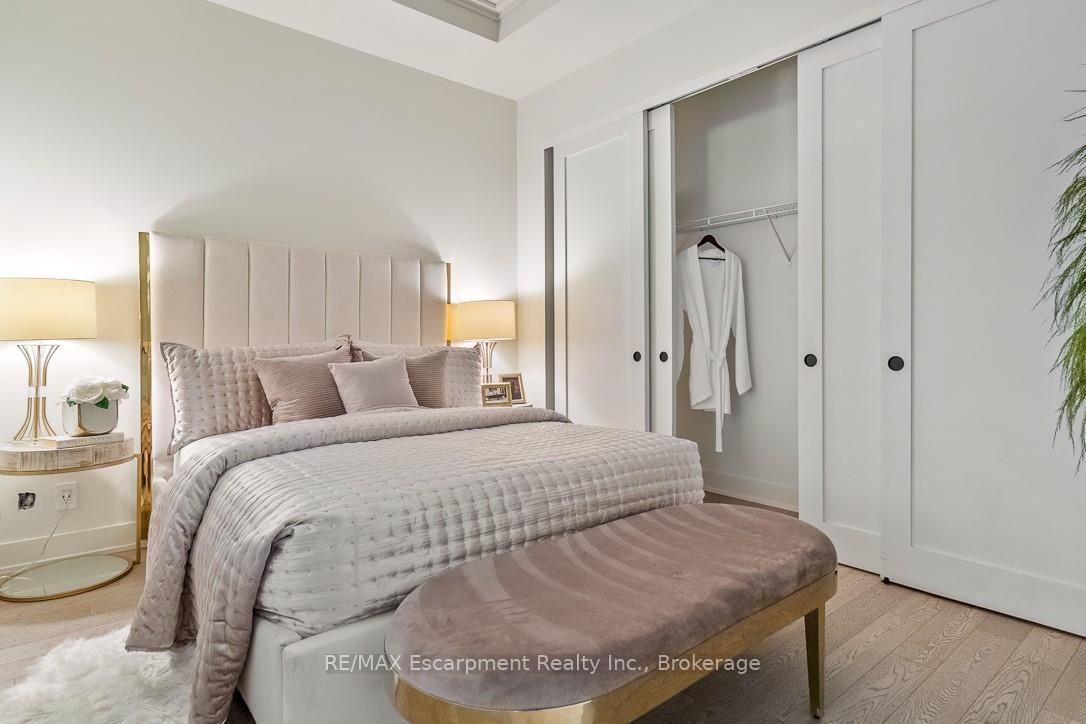 123 Maurice Drive • #105 • Oakville, ON photo 12