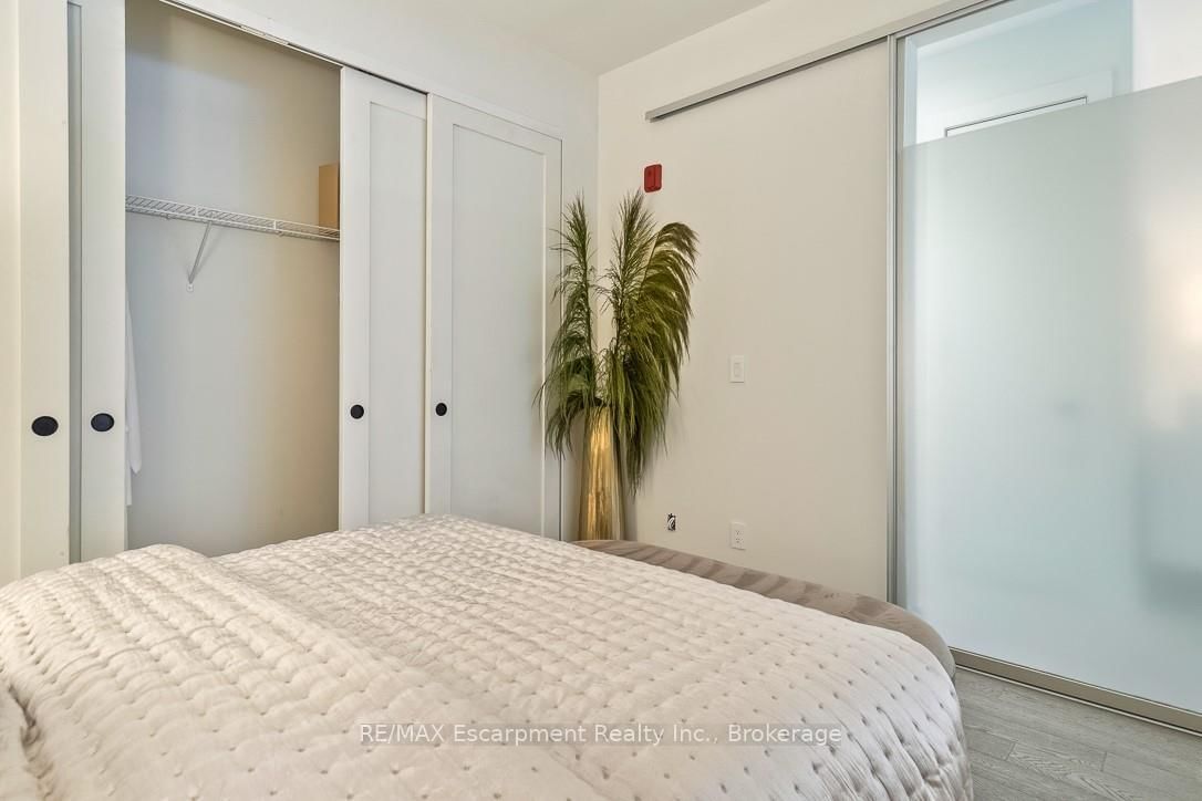 123 Maurice Drive • #105 • Oakville, ON photo 13