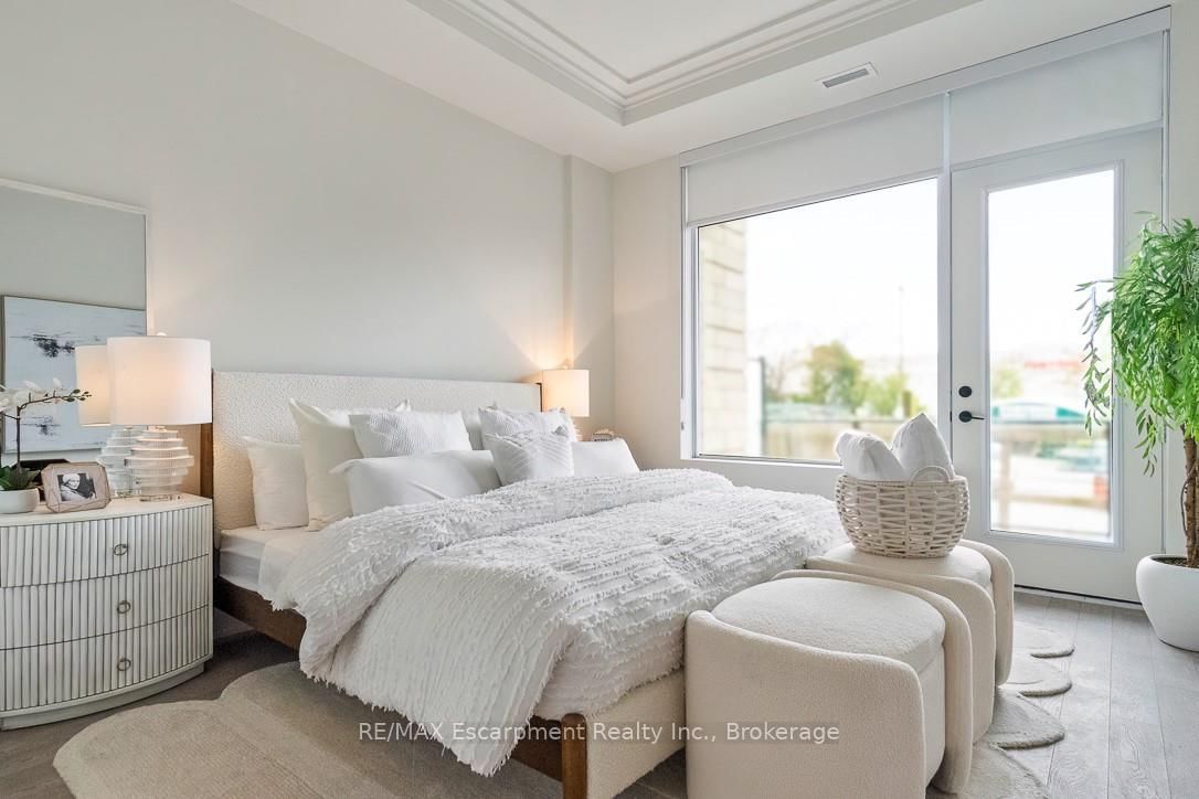 123 Maurice Drive • #105 • Oakville, ON photo 15