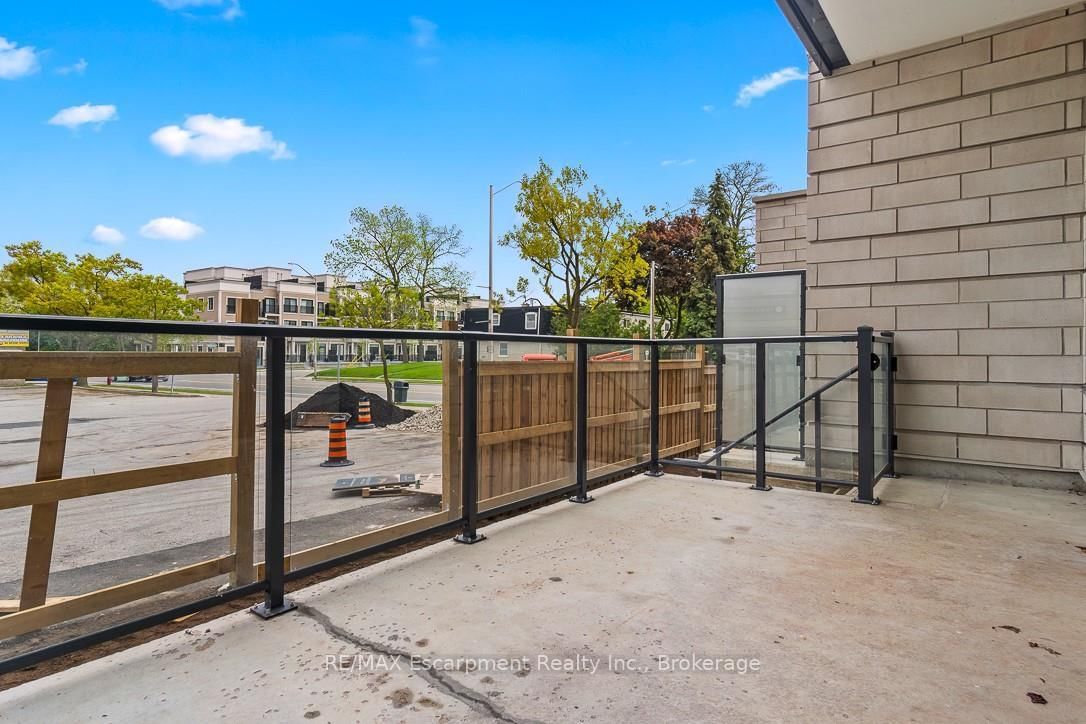123 Maurice Drive • #105 • Oakville, ON photo 23