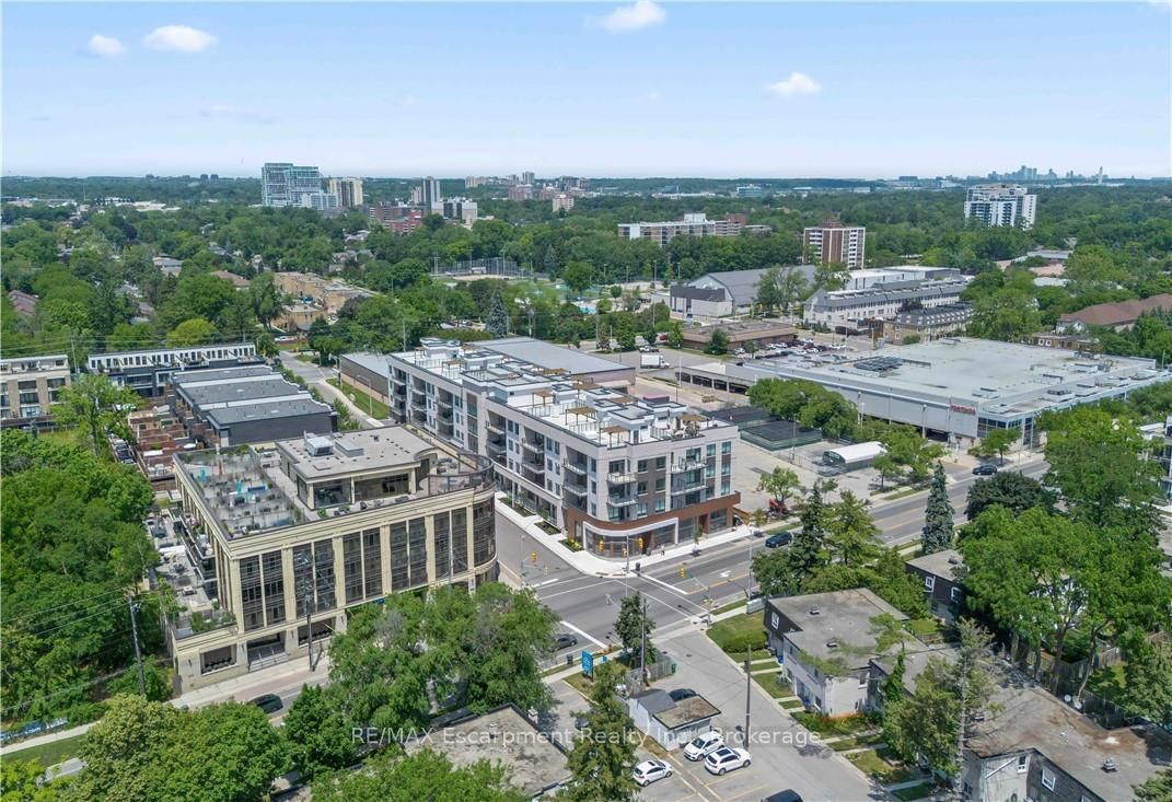 123 Maurice Drive • #105 • Oakville, ON photo 41