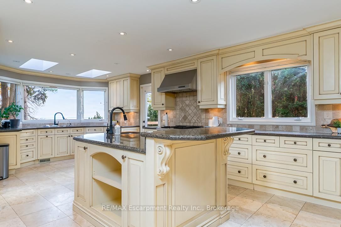2372 Carrington Place • Oakville, ON photo 12