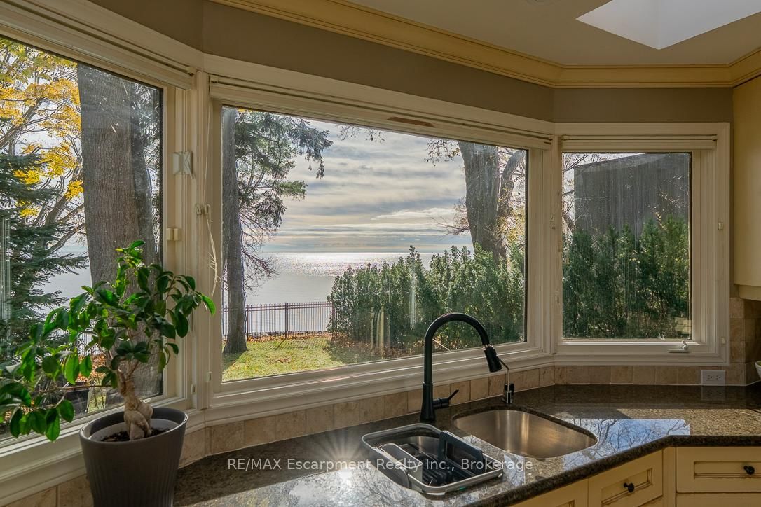 2372 Carrington Place • Oakville, ON photo 13
