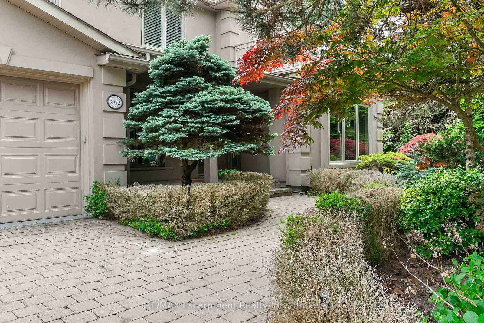 2372 Carrington Place • Oakville, ON photo 3