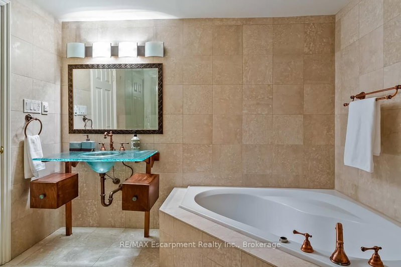 2372 Carrington Oakville,ON L6J 5P4 — Photo 32