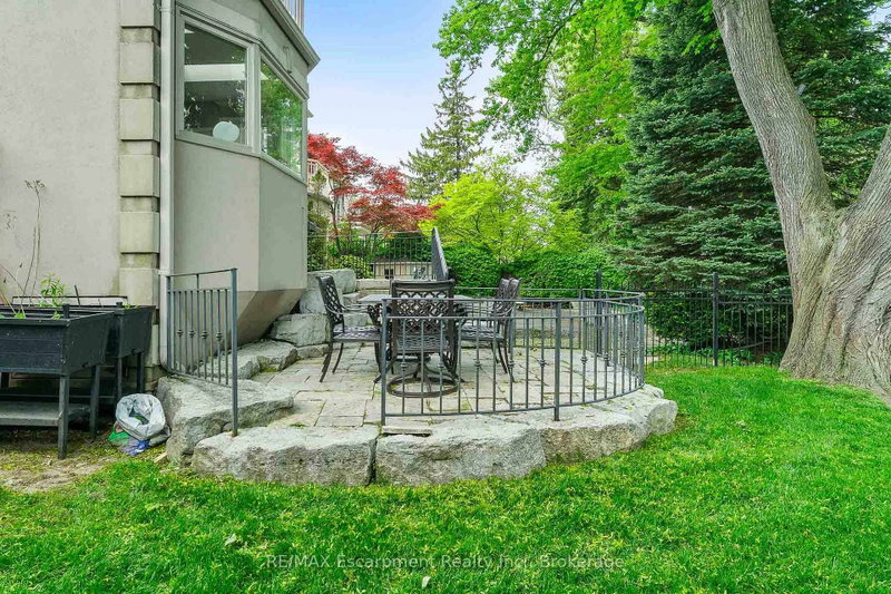 2372 Carrington Oakville,ON L6J 5P4 — Photo 34