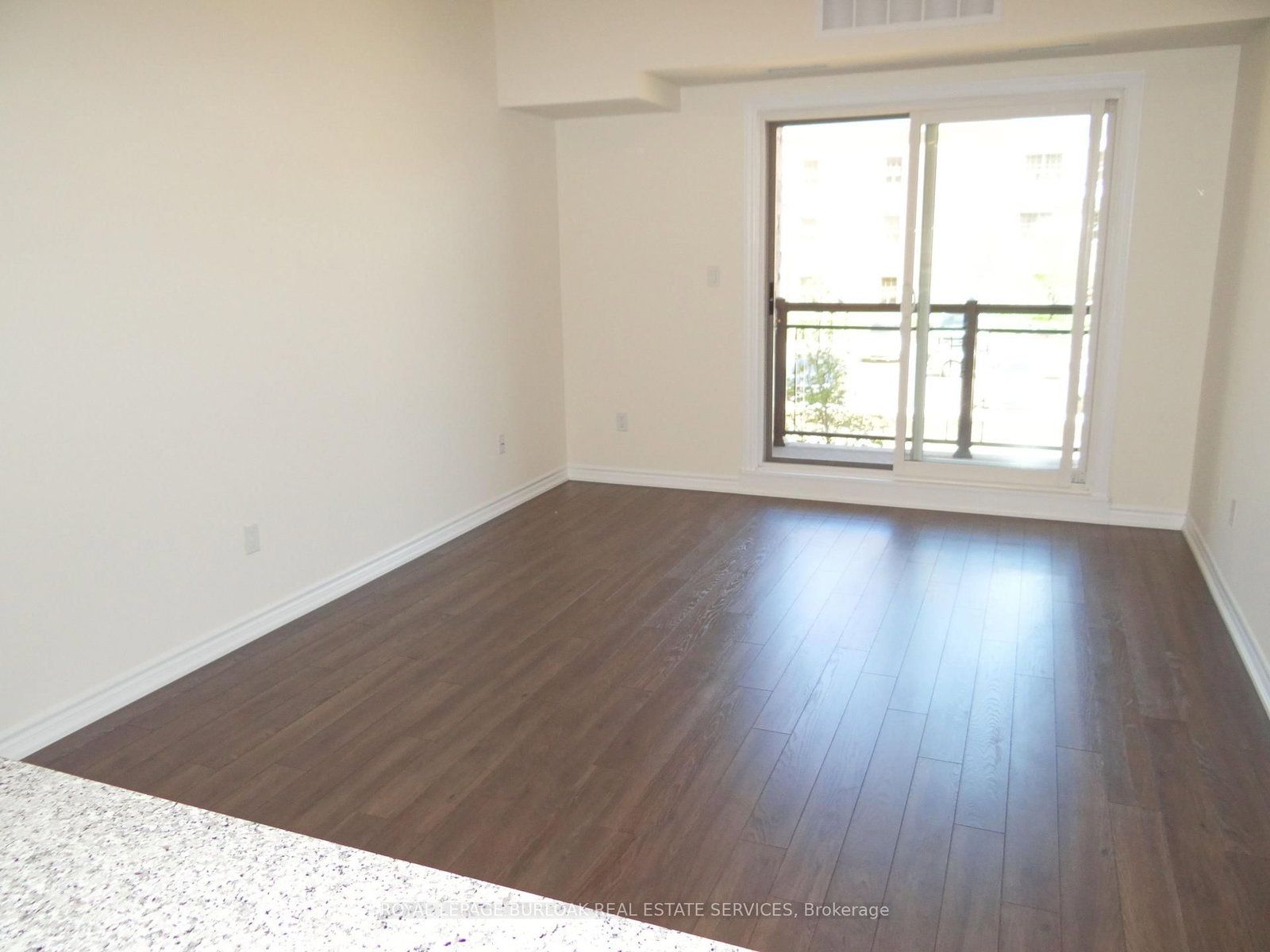 218-570 Lolita Gdns, Mississauga, view 6
