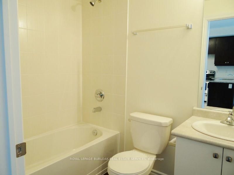 218-570 Lolita Gdns, Mississauga, view 8