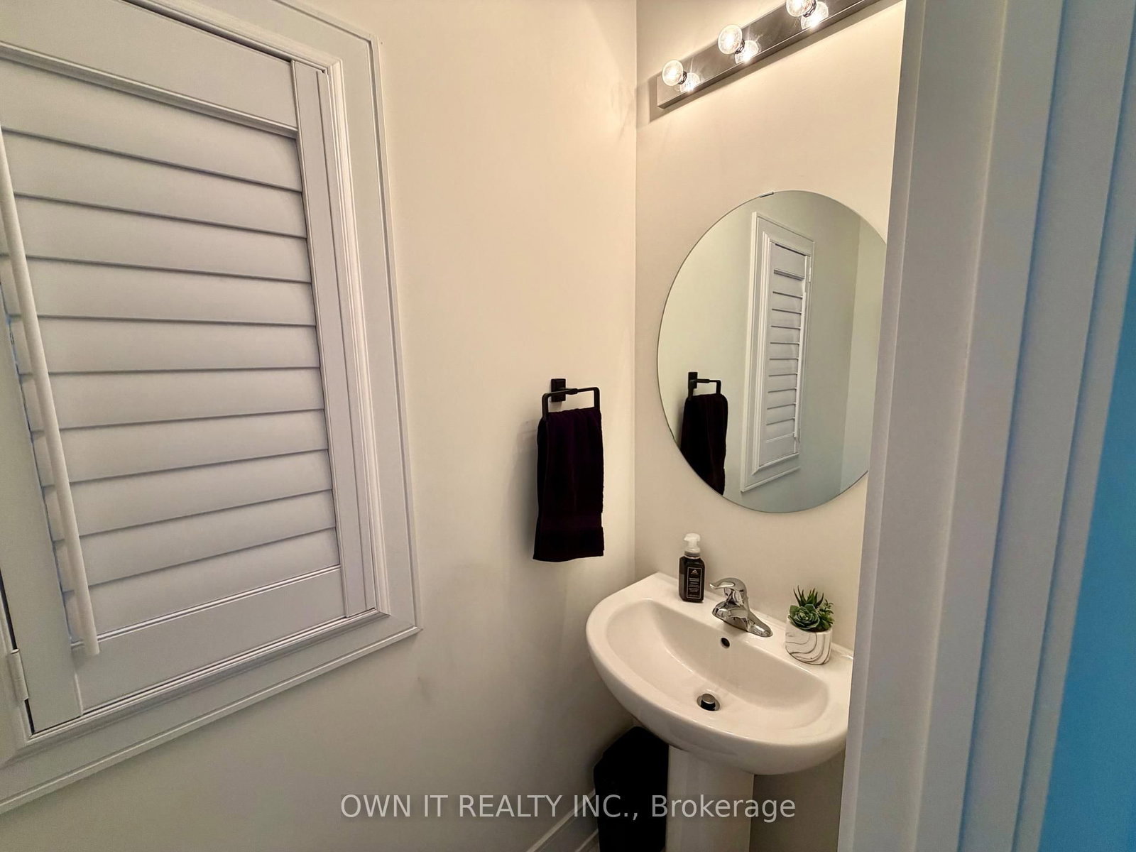 33 Lost Canyon Way • Brampton, ON photo 24