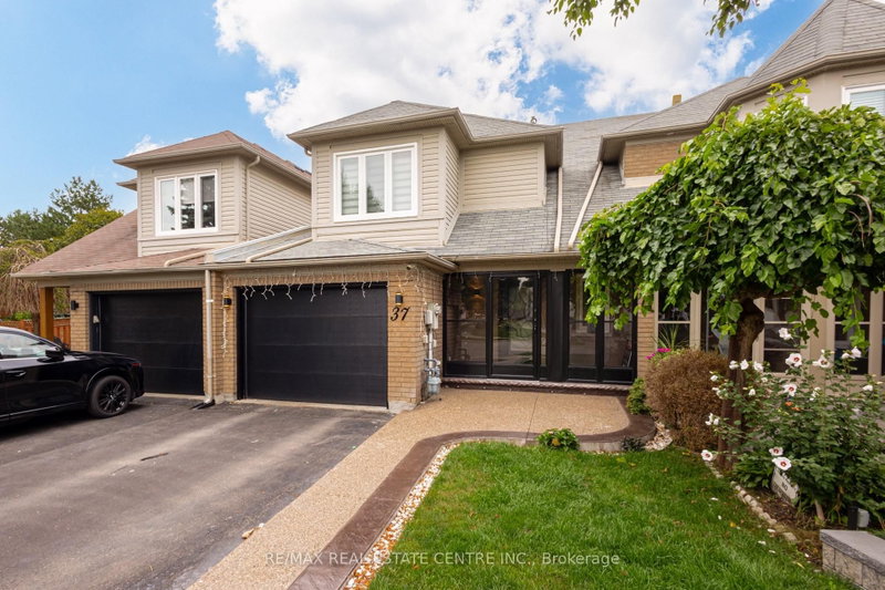 37 Woodstream Avenue