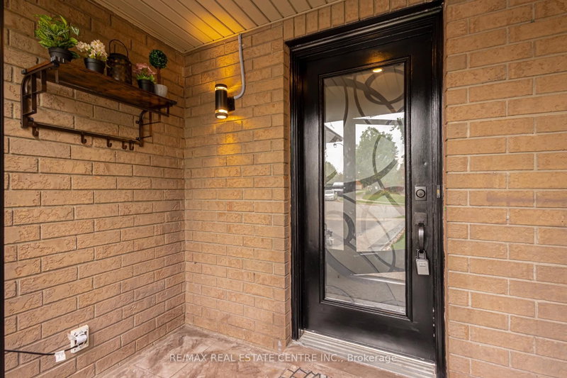 37 Woodstream Avenue