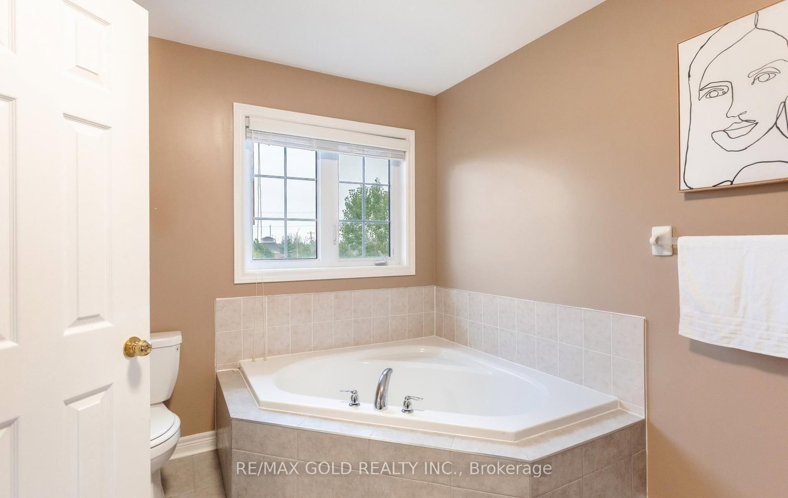 408 Bessborough Drive • Milton, ON photo 33