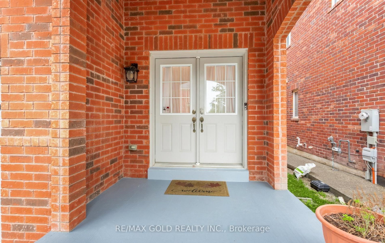 408 Bessborough Drive • Milton, ON photo 6