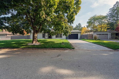 646 Sequin Crescent • Mississauga, ON photo 2