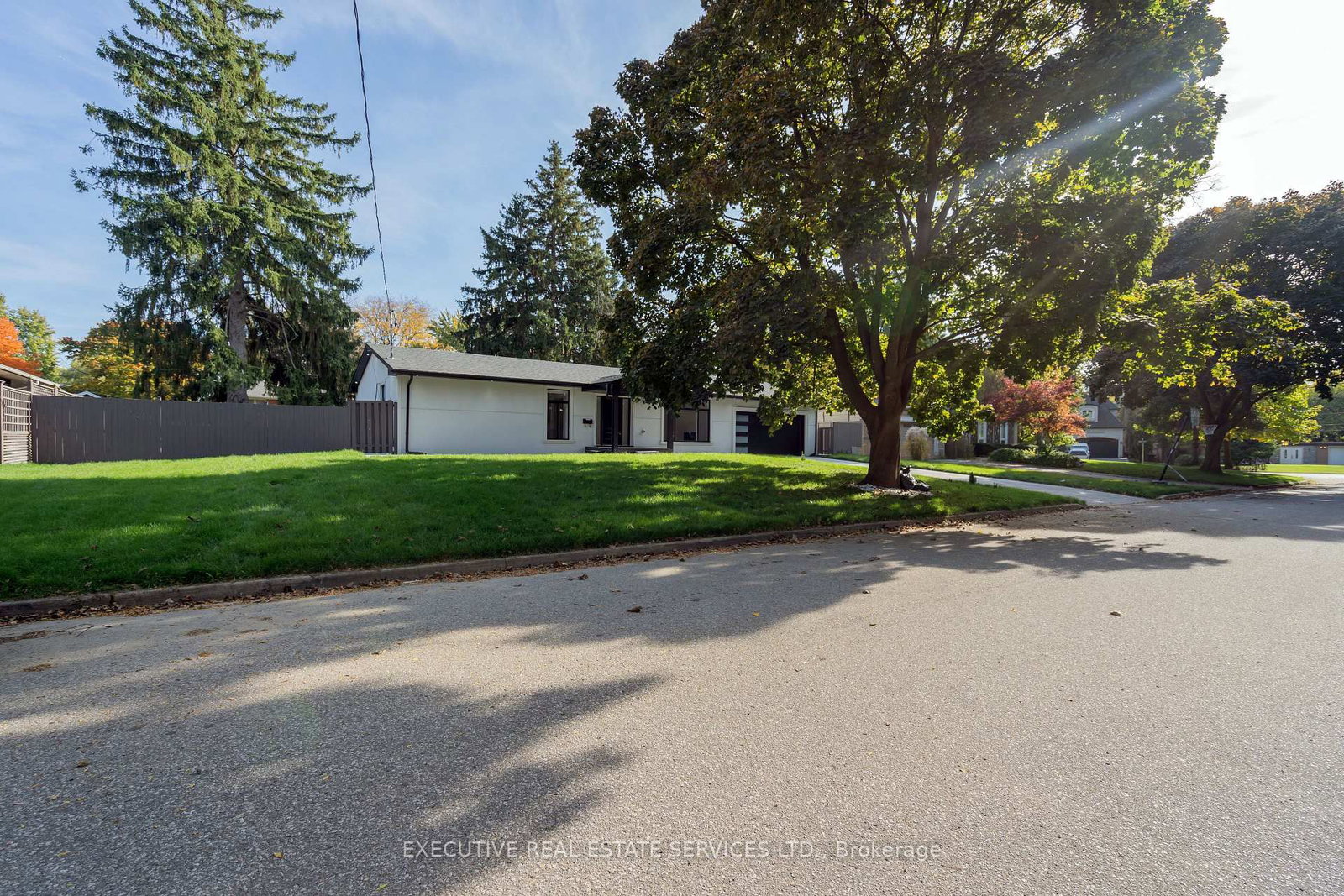 646 Sequin Crescent • Mississauga, ON photo 3