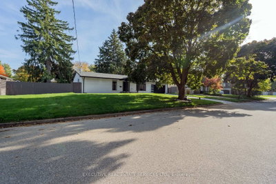 646 Sequin Crescent • Mississauga, ON photo 3