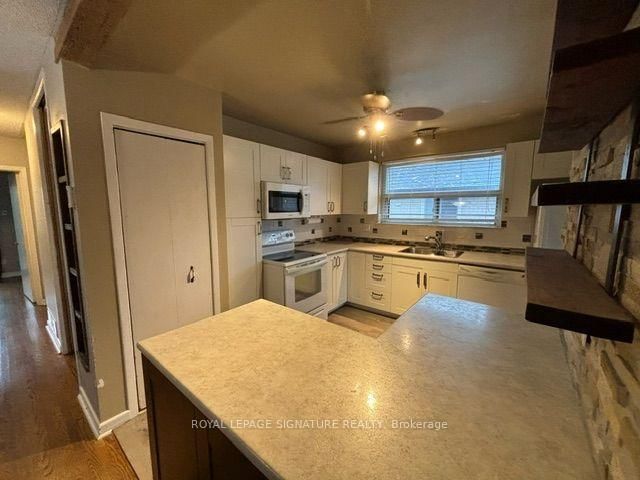 UPPER - 2551 Padstow Crescent