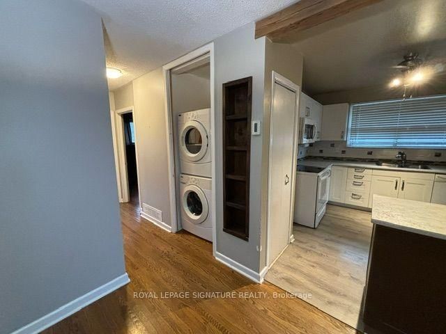 UPPER - 2551 Padstow Crescent