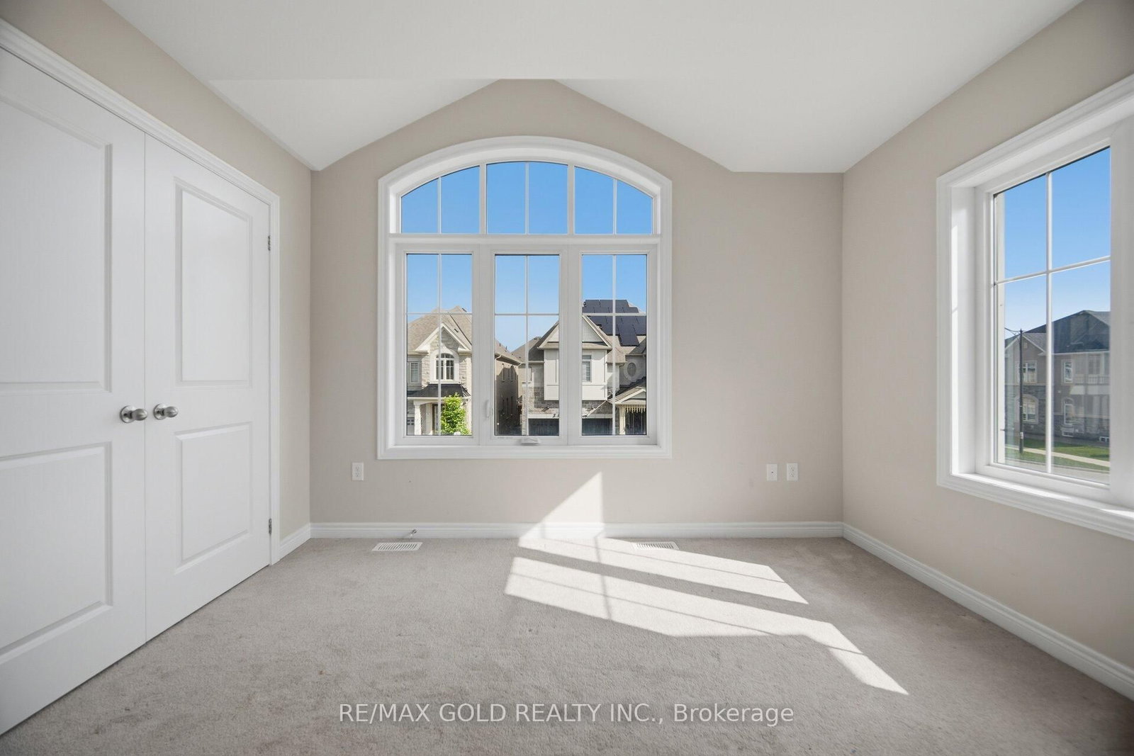 473 Veterans Drive • Brampton, ON photo 15