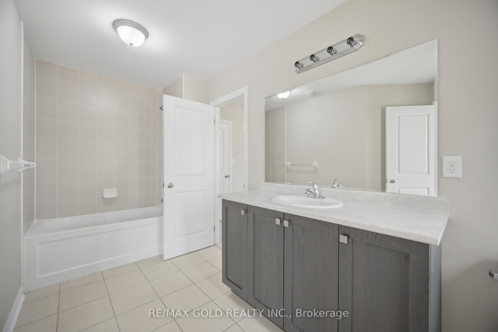 473 Veterans Drive • Brampton, ON photo 20