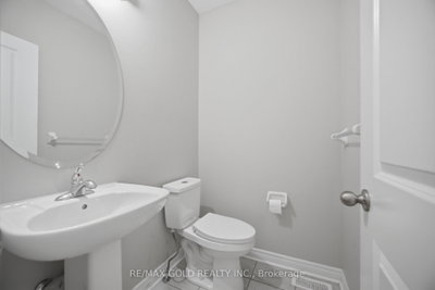 473 Veterans Drive • Brampton, ON photo 8