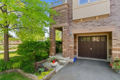 6625 Falconer Drive • #38 • Mississauga, ON photo 2