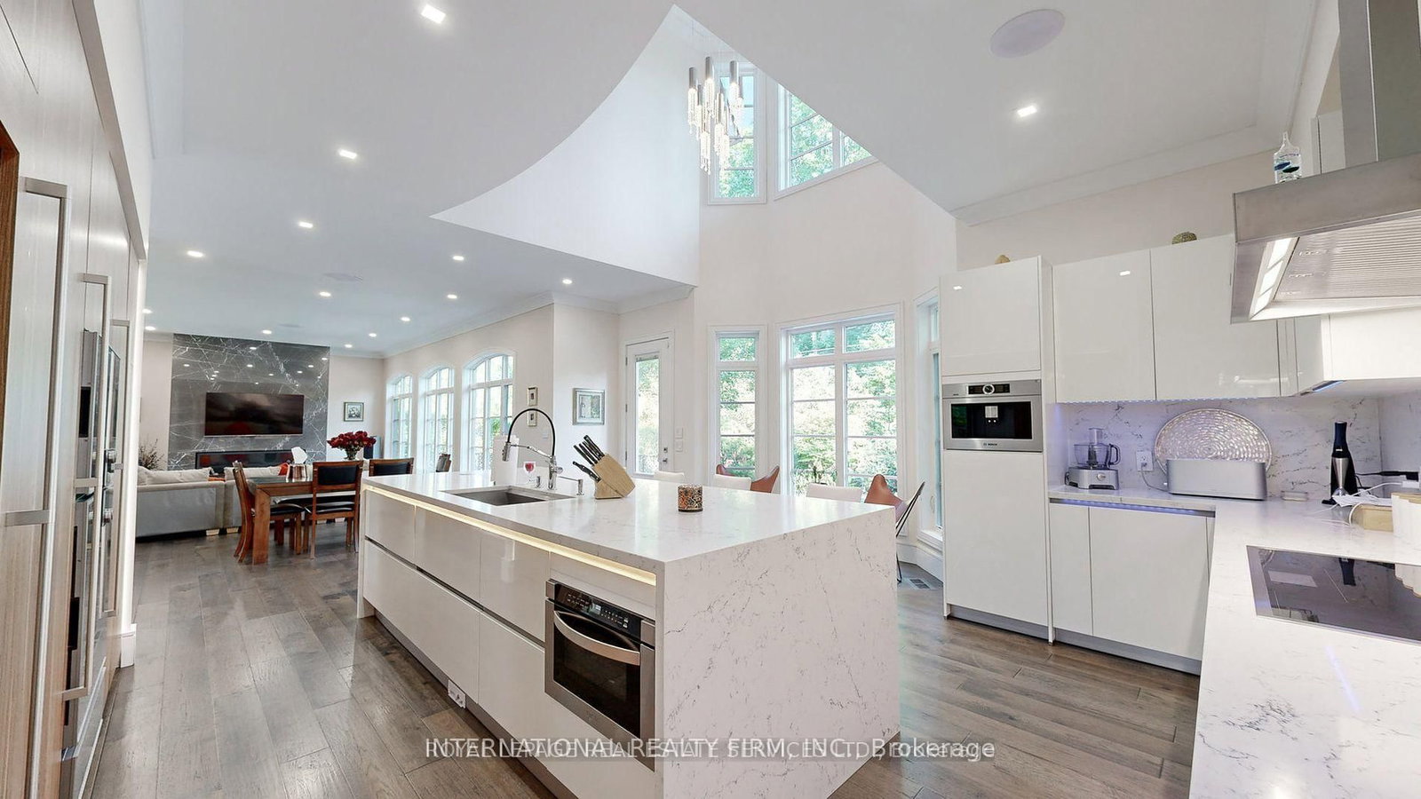 1286 Cambridge Drive • Oakville, ON photo 10