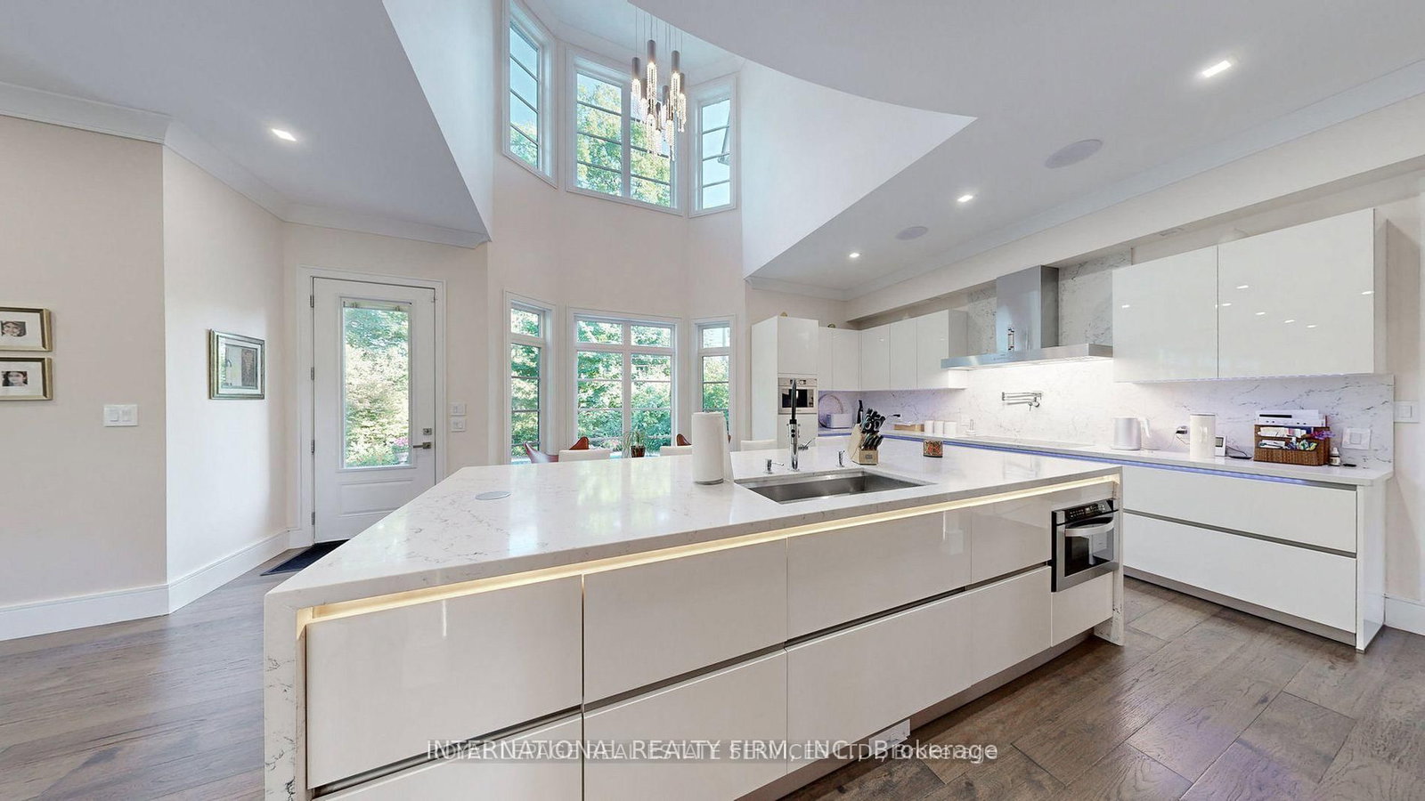 1286 Cambridge Drive • Oakville, ON photo 11