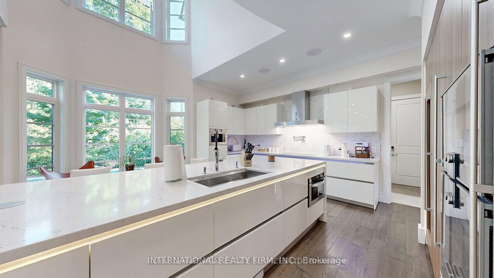 1286 Cambridge Drive • Oakville, ON photo 13