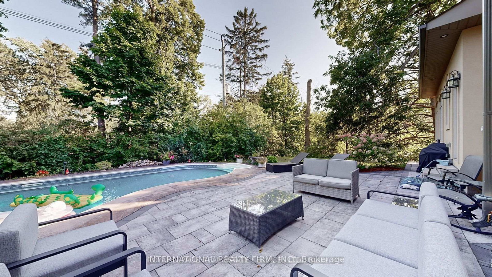 1286 Cambridge Drive • Oakville, ON photo 23