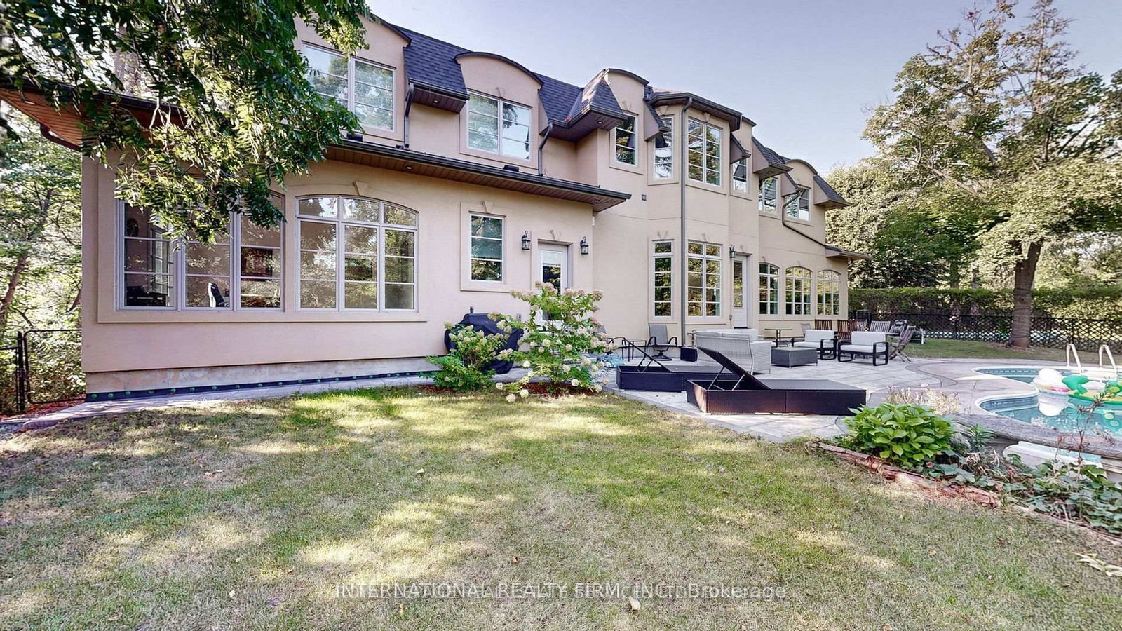 1286 Cambridge Drive • Oakville, ON photo 24