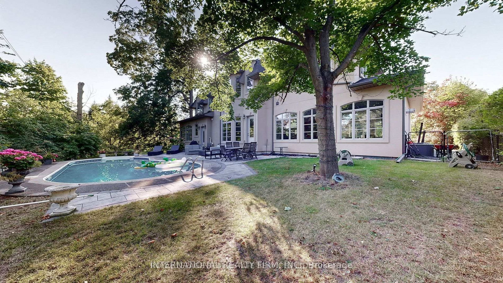 1286 Cambridge Drive • Oakville, ON photo 25