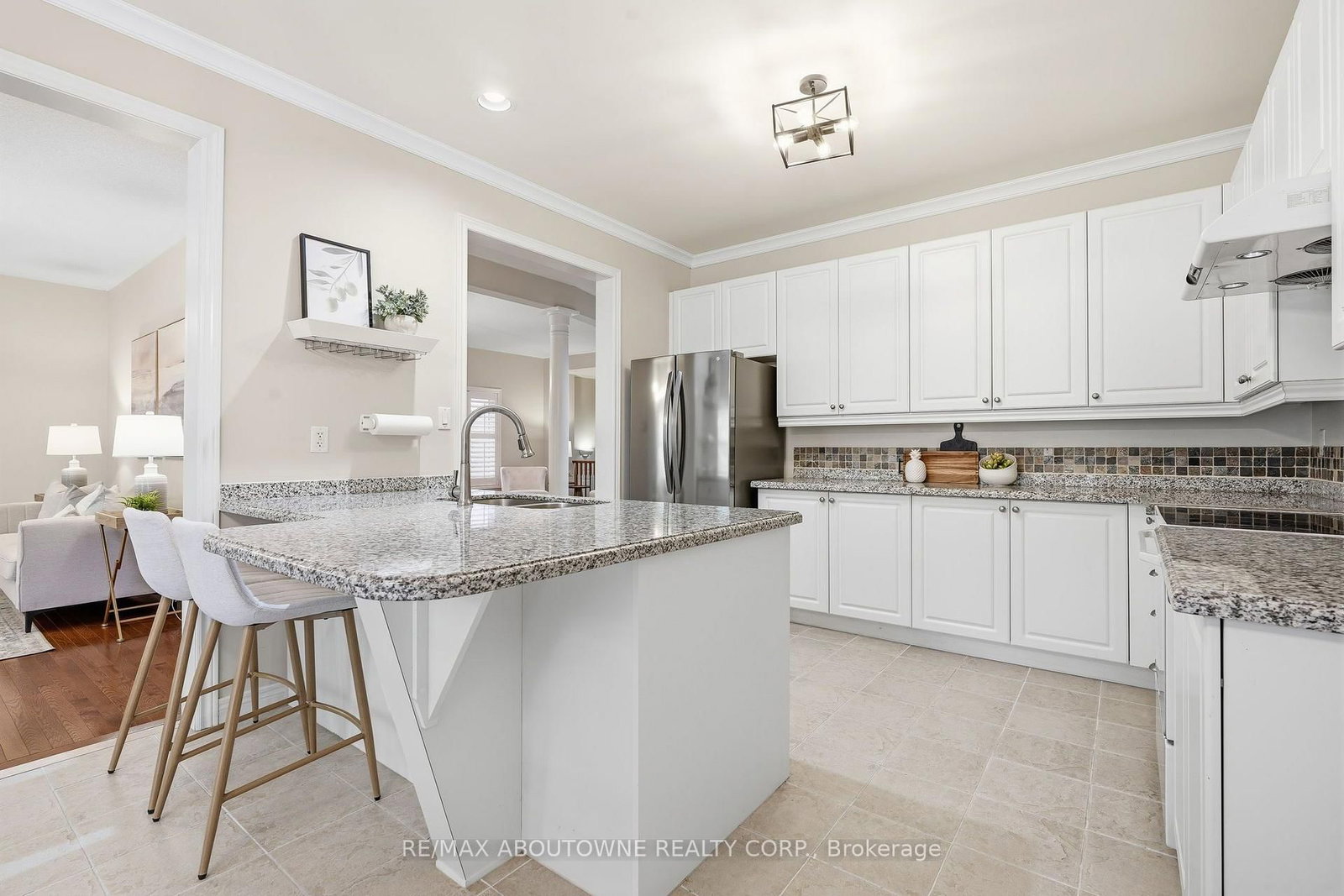 2381 Grand Oak Trail • Oakville, ON photo 10