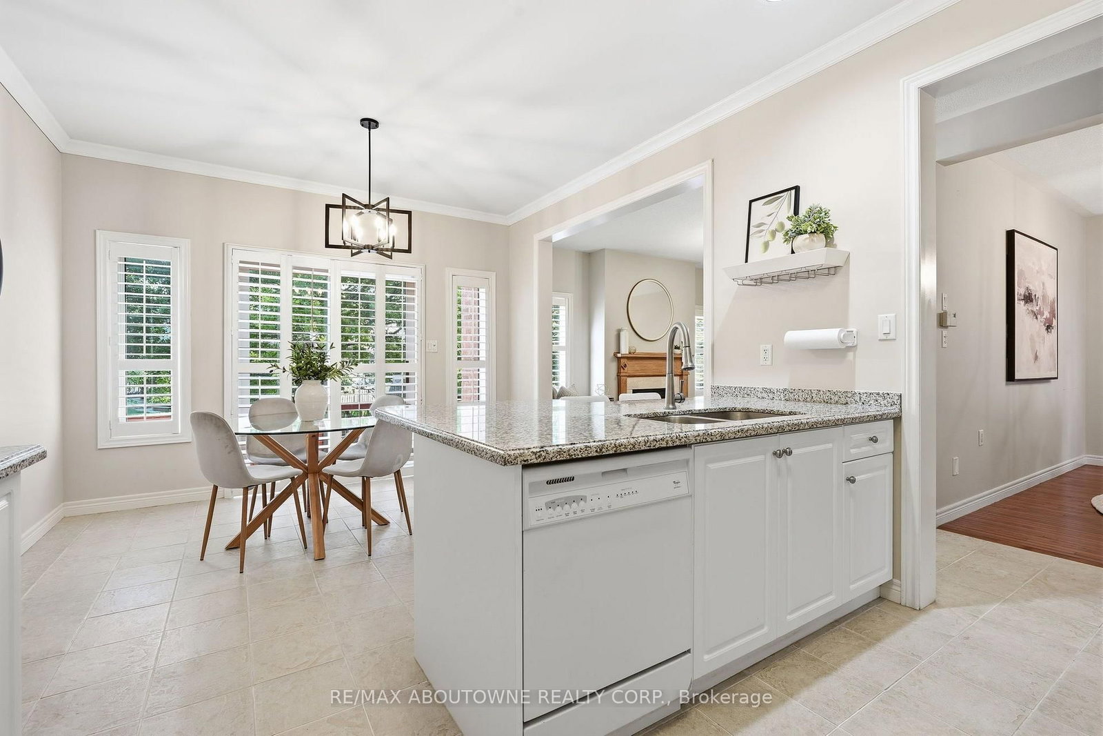 2381 Grand Oak Trail • Oakville, ON photo 17