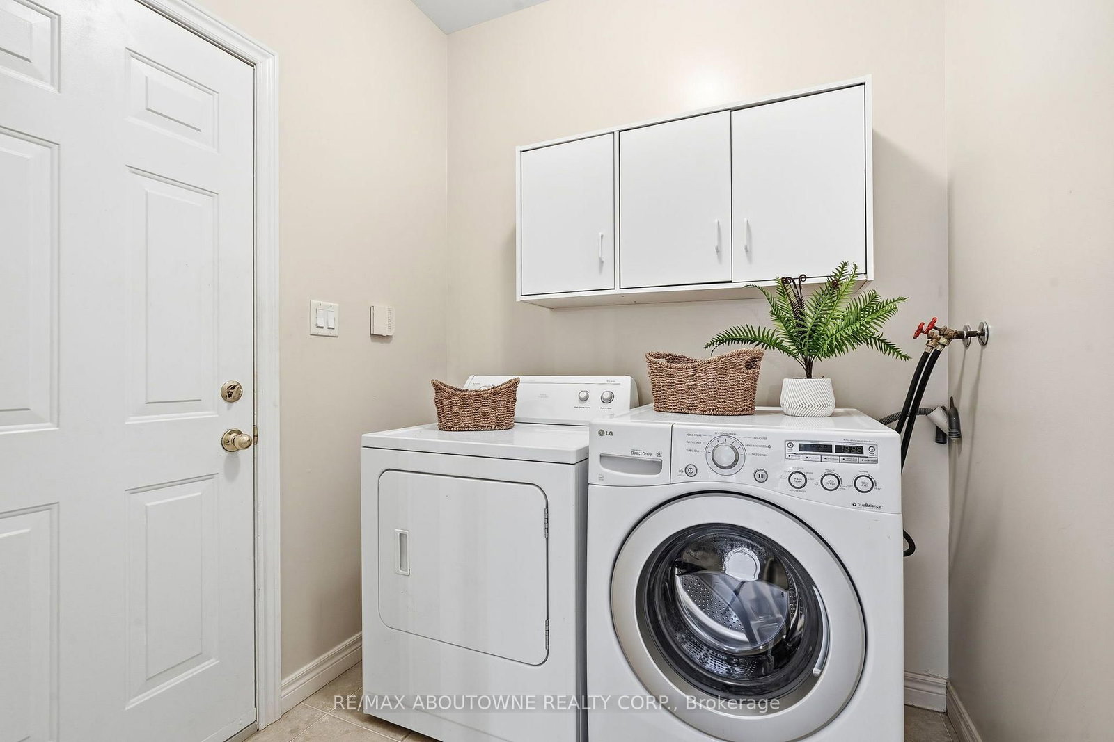 2381 Grand Oak Trail • Oakville, ON photo 19