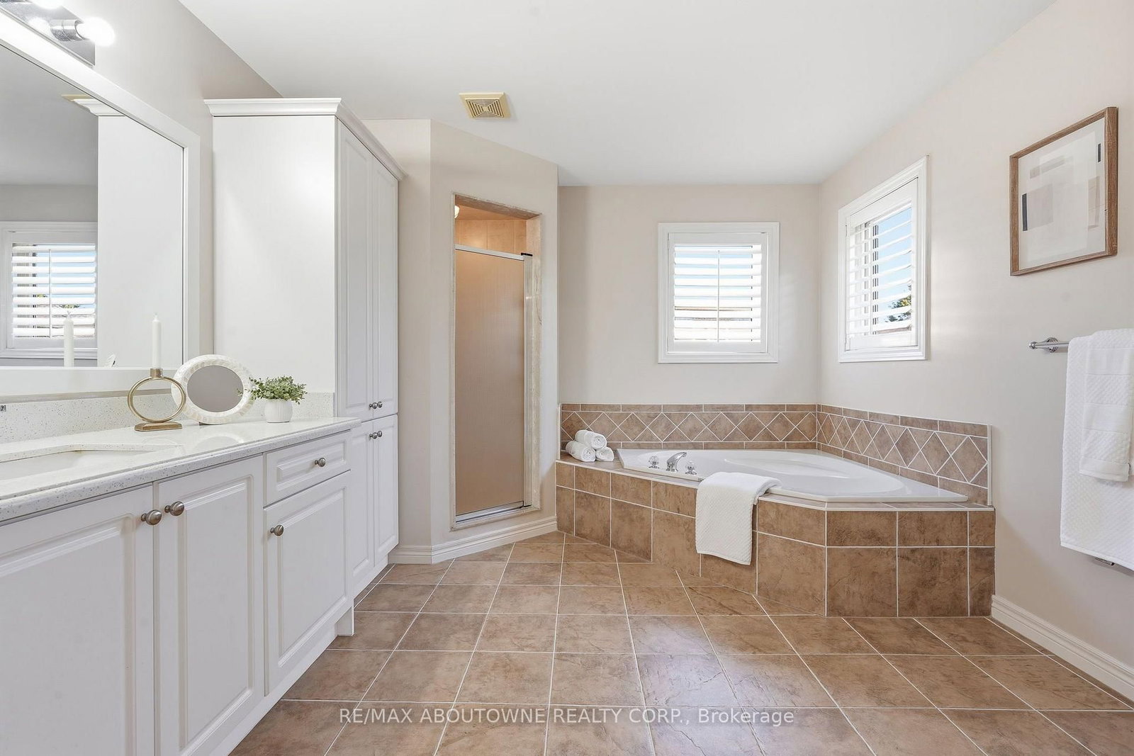 2381 Grand Oak Trail • Oakville, ON photo 23
