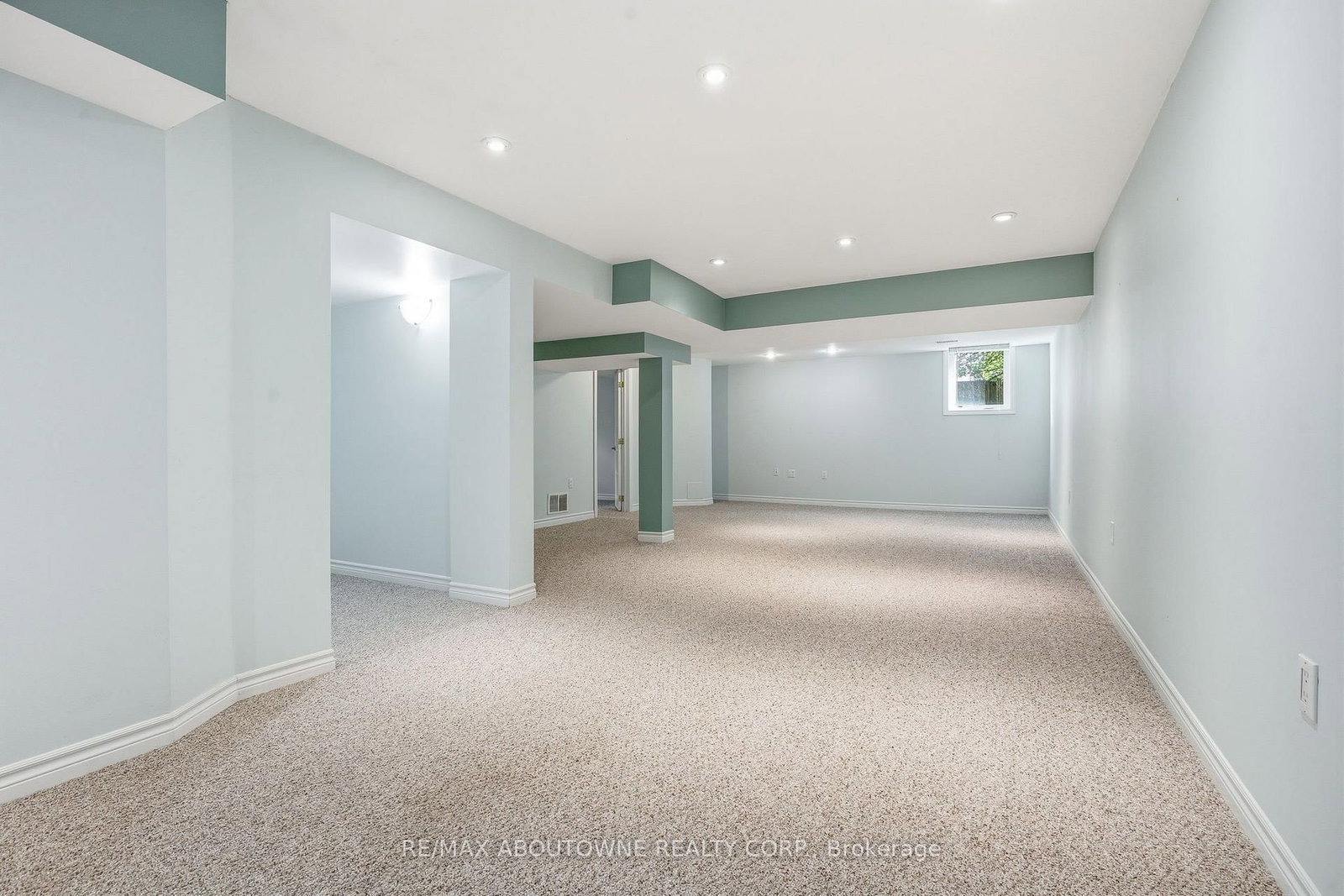 2381 Grand Oak Trail • Oakville, ON photo 30